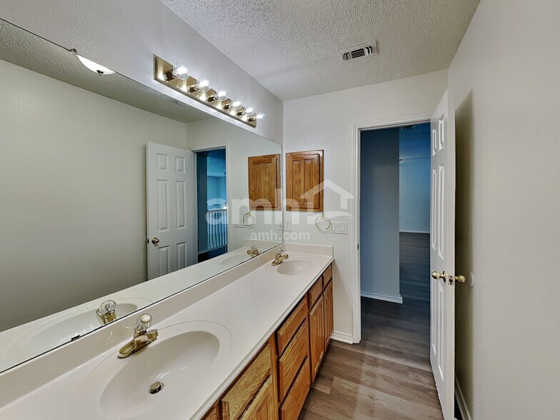 Building Photo - 2937 Timber Creek Trail