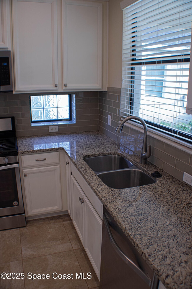 Building Photo - 7518 Bluemink Ln