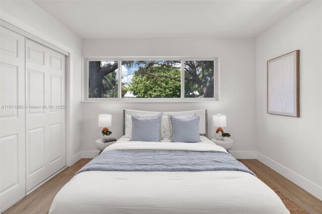 Building Photo - 3920 Hayes St