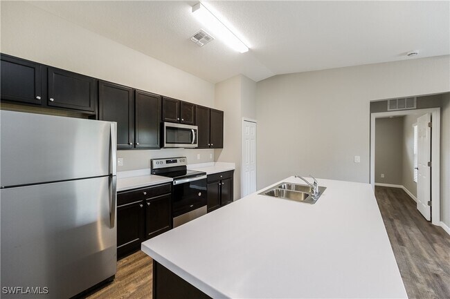 Building Photo - 3015 13th St SW