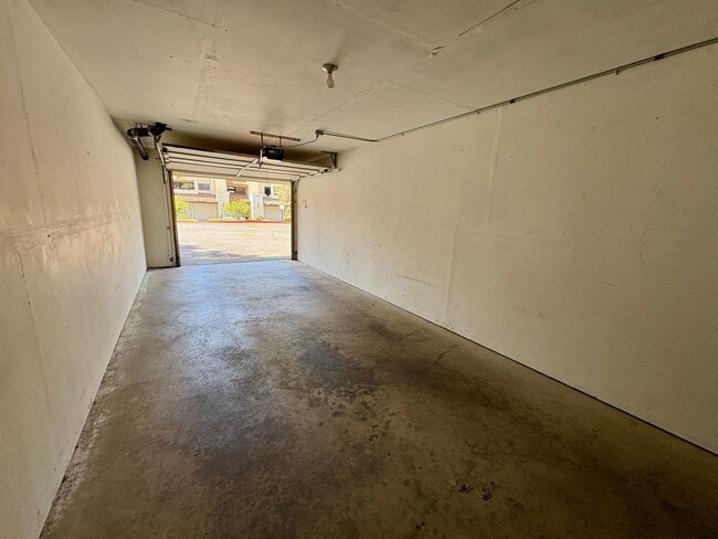Building Photo - Vibrant 55+ Community With Exceptional Ame...