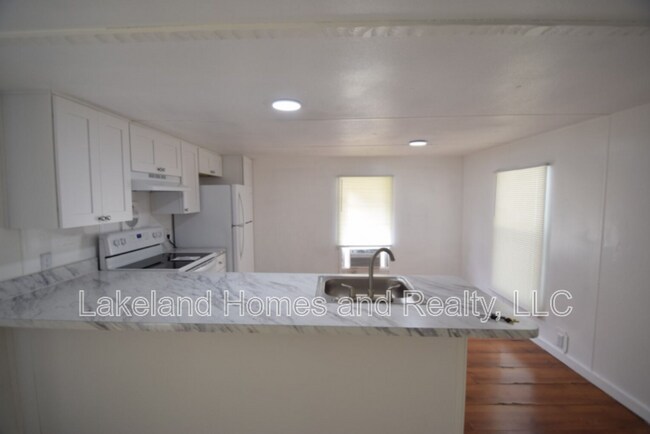 Building Photo - 3306 Peachtree Hill Rd