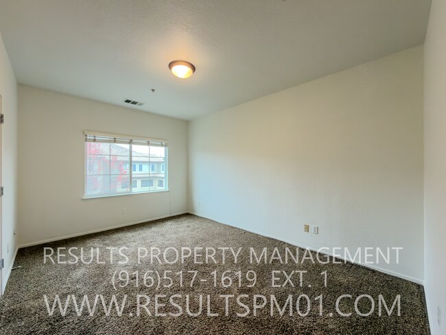 Building Photo - Excellent Natomas Townhouse