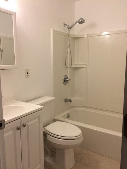1 of 2 bathroom upper unit - 4239 Ogden Dr