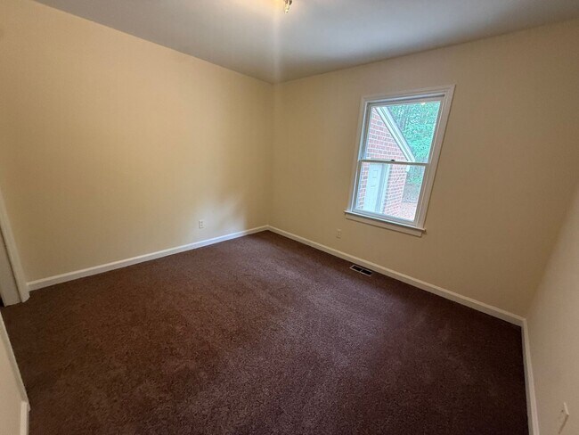 Building Photo - 2608 Byerly Dr N