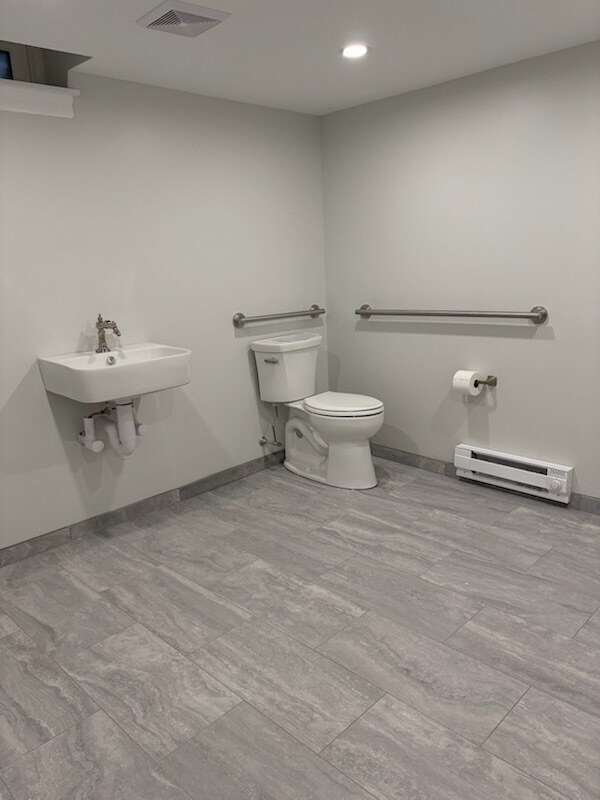 Building Photo - 21 S Clinton St