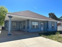 Building Photo - 746 N Williams St
