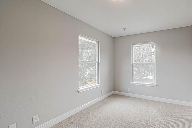 Building Photo - 5611 Nina Lee Ln