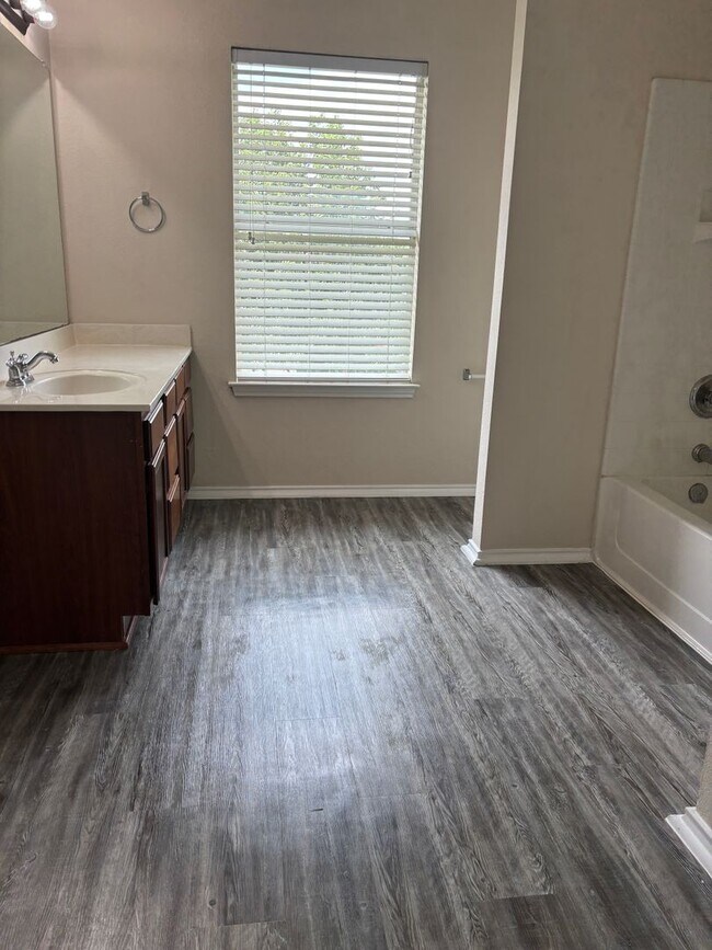 Building Photo - Xtra Large 3 Bedroom in Keller ISD