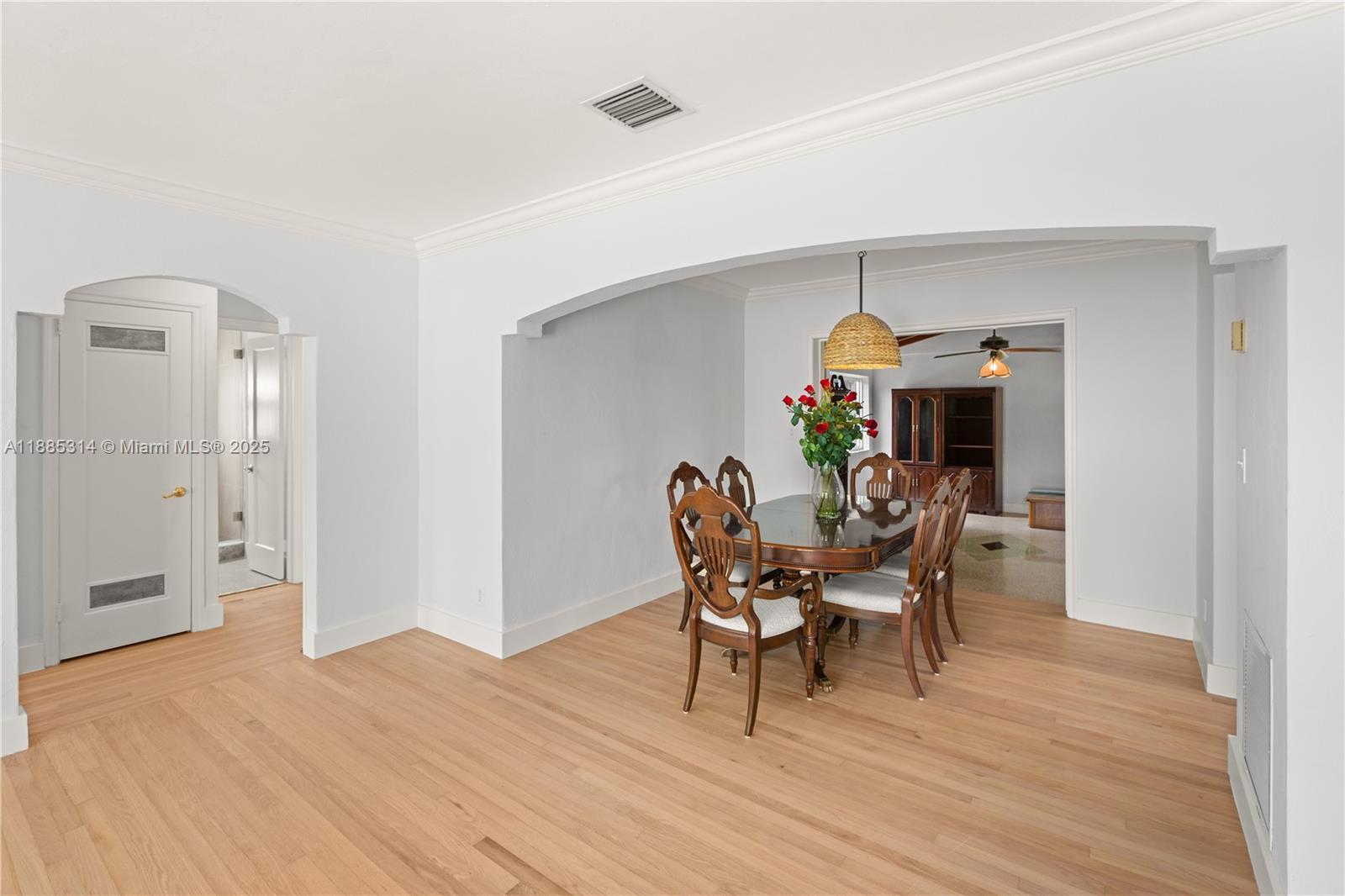 Building Photo - 3018 Coconut Grove Dr