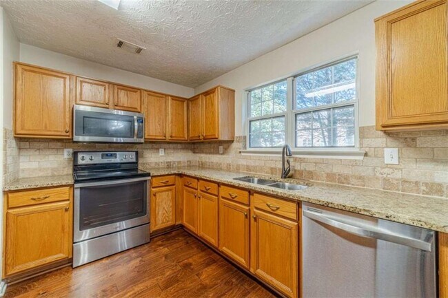 Building Photo - 934 Dominion Walk Dr SW