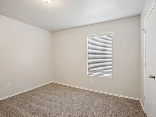 Building Photo - 4933 Parkrise Dr