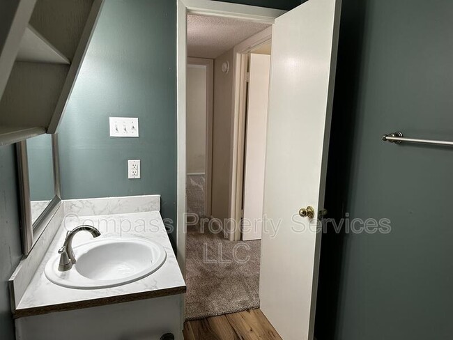 Building Photo - 1214 Baylor Ave