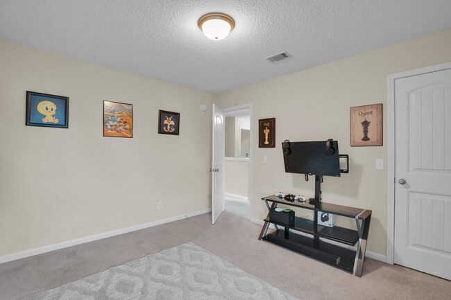 Building Photo - Like New Home for Rent in Hinesville!
