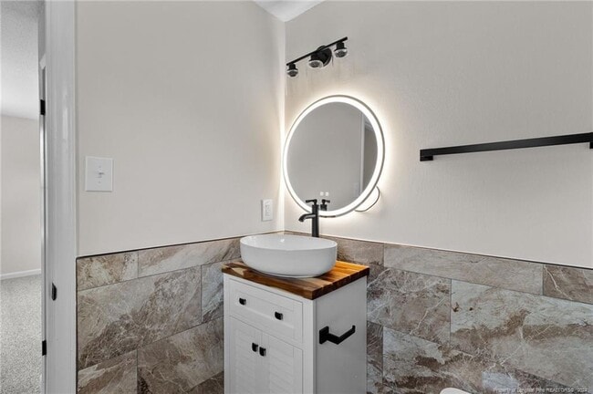 Building Photo - 714 Carnegie Dr