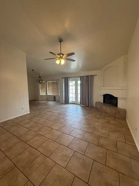 Building Photo - 1338 E Encinas Ave