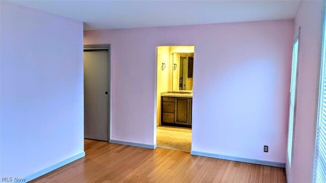 Building Photo - 25 Trenton Square