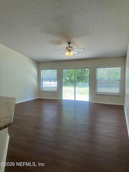 Building Photo - 13735 Devan Lee Dr E