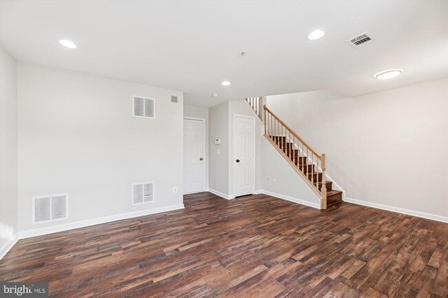 Building Photo - 3811 Eisenhower Ave