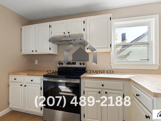 Building Photo - Spacious 4-Bedroom Home with Garage & Modern Heating  for Rent in Waterville