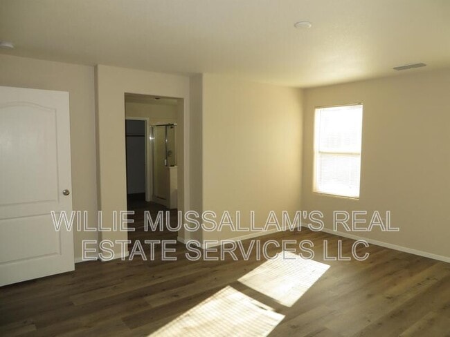 Building Photo - 16699 Colonial Trail