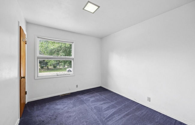 Building Photo - 4-Bedroom 2-bath in West Lafayette!