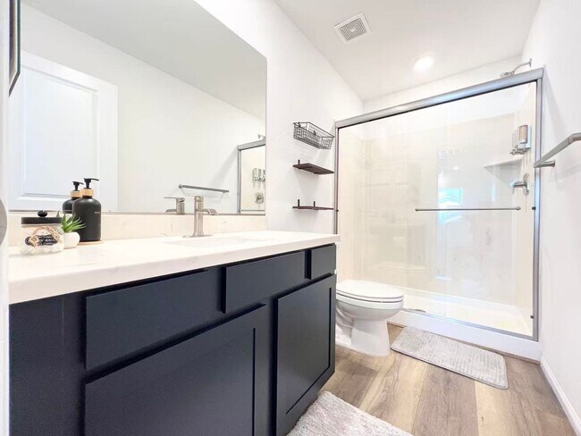 Building Photo - Beautiful 3-story home with 4 bedrooms and 3.5 bathrooms