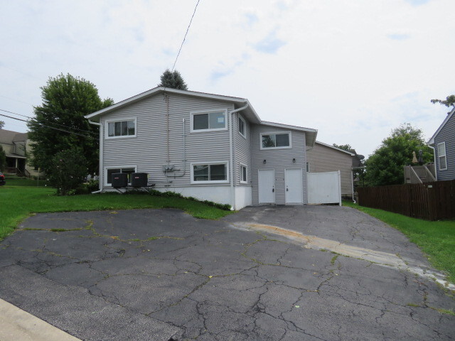Building Photo - 551 N Washington Ave