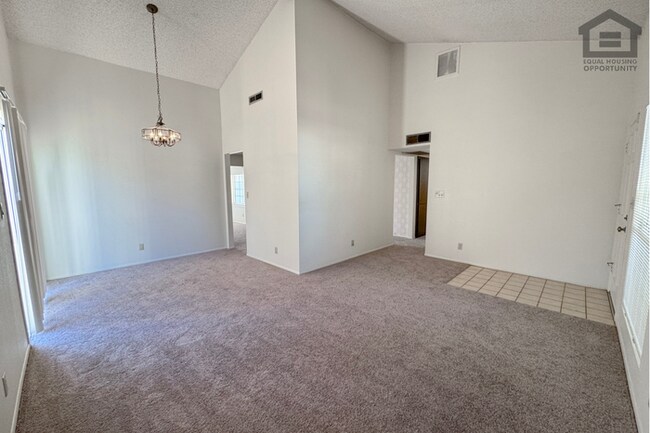 Building Photo - 3Bed/2Bath House at 55th Ave/Peoria Ave! Ready for Immediate Move-In! – NO HOA!