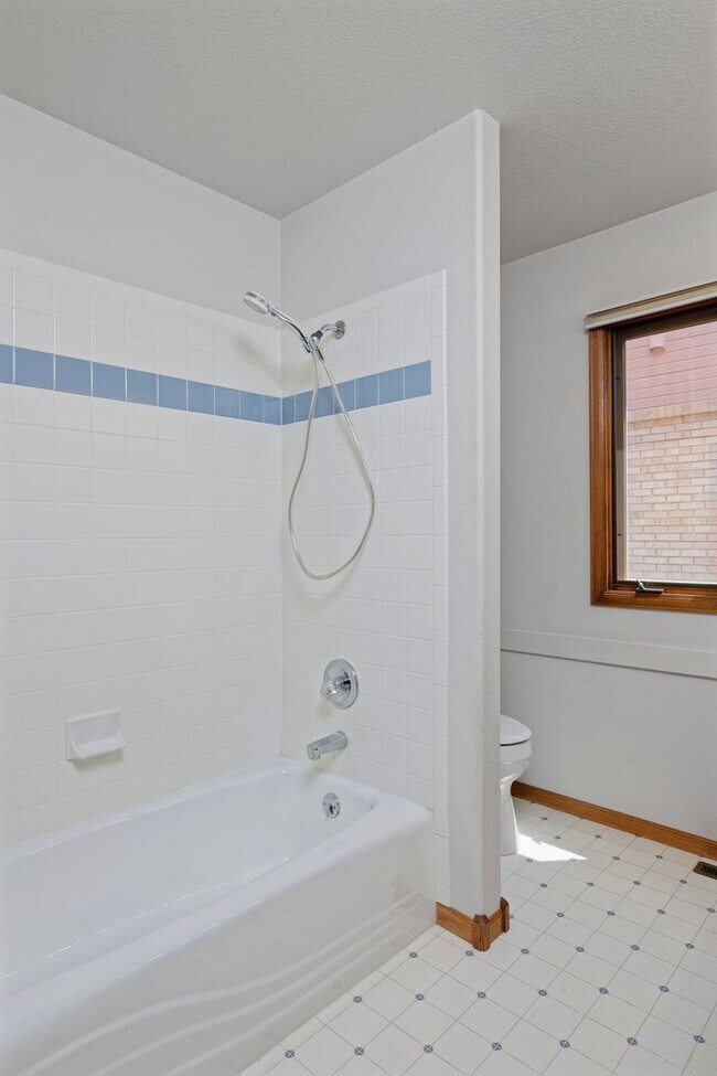 Building Photo - 4 Bedroom Patio Home in West Fort Collins