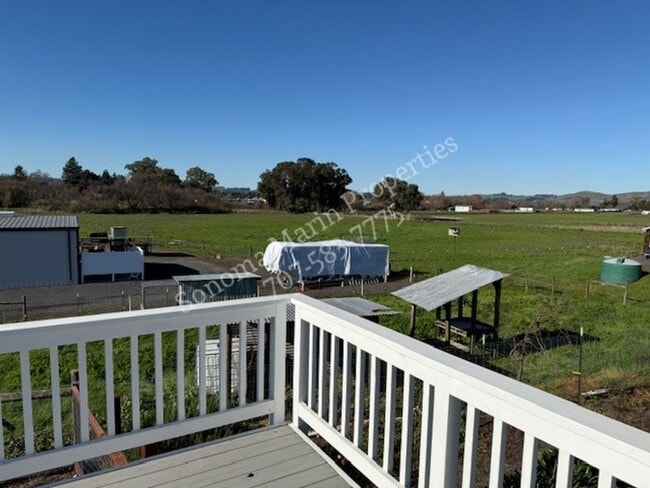 Building Photo - Great Single Level Home in the Country ~ West Petaluma ~ 2bd/2ba with Large Bonus Room