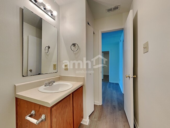 Building Photo - 6432 Dillard Ridge Dr