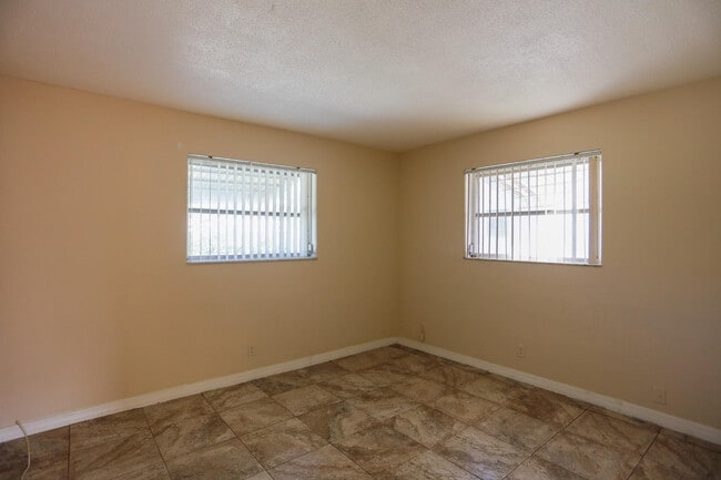 Building Photo - 4513 NW 44th St