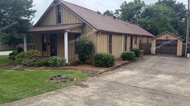 Building Photo - 107 Floral Dr