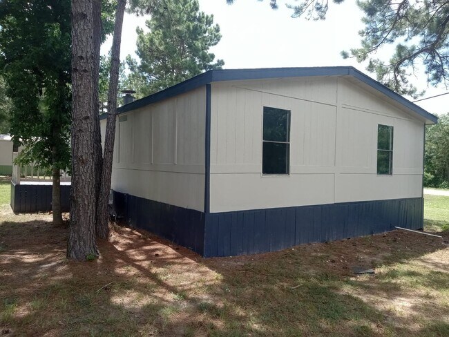 Building Photo - Cozy Roy Harris Loop mobile home
