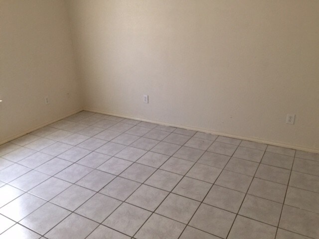 Building Photo - 2303 Moonlight Ln