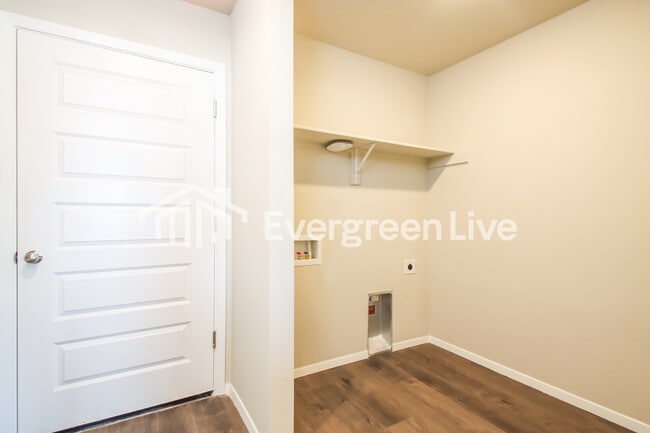 Building Photo - 1100 W Lawton Rd