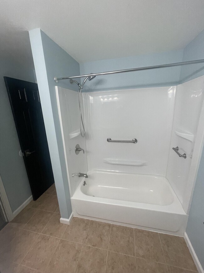 Building Photo - 119 Iron Oaks Cir