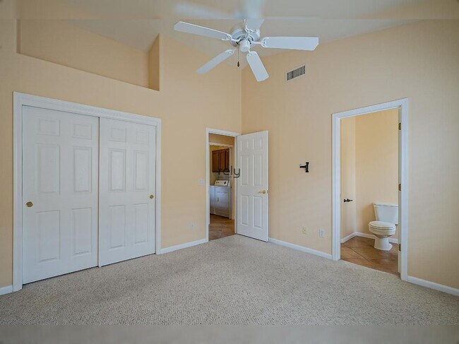 Building Photo - 4605 N Clear Creek Dr