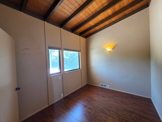 Building Photo - 1623 Mowry Square