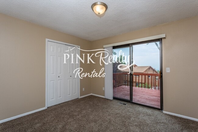 Building Photo - 8274 Caravel Dr