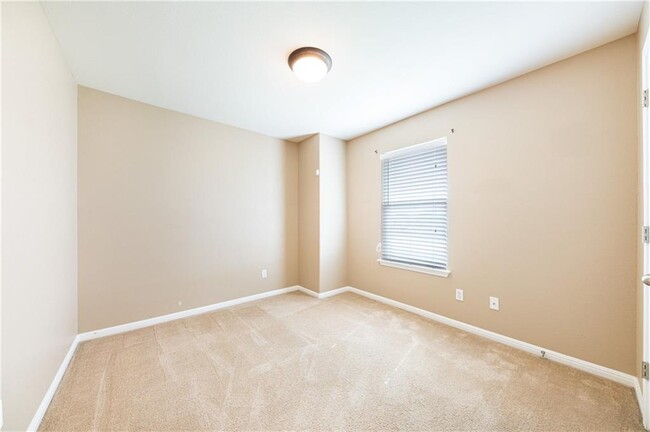 Building Photo - 438 Blackman Tr
