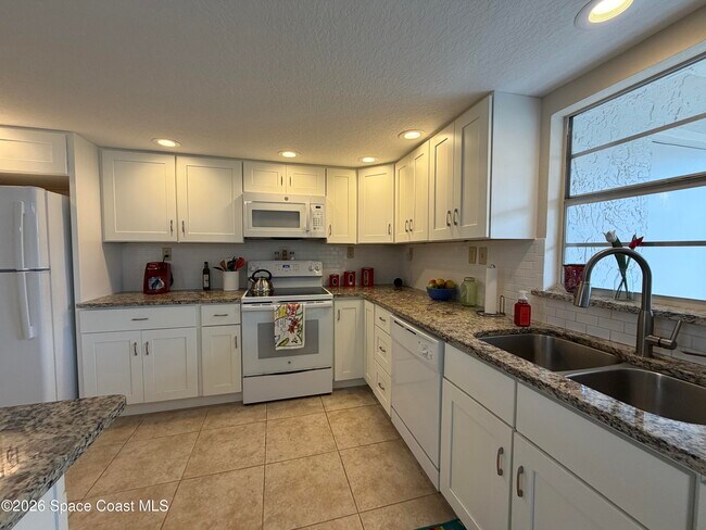 Building Photo - 436 Blue Jay Ln