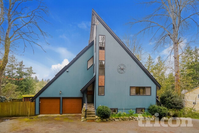Building Photo - 2108 E Phinney Bay Dr