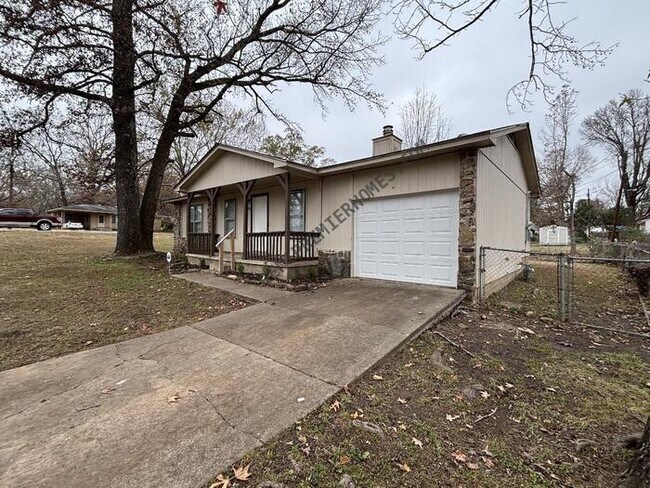 Building Photo - 101 Darryl Ct