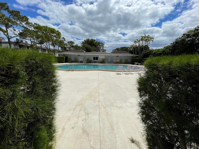 Building Photo - 2100 Springdale Blvd