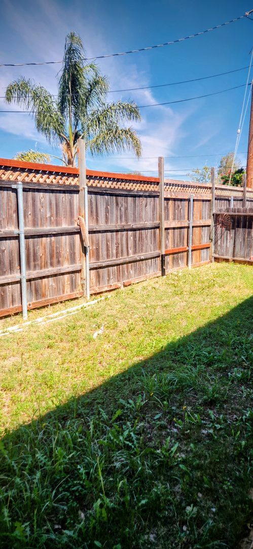 Building Photo - 224