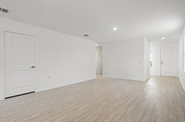 Building Photo - 10507 Bending Dr