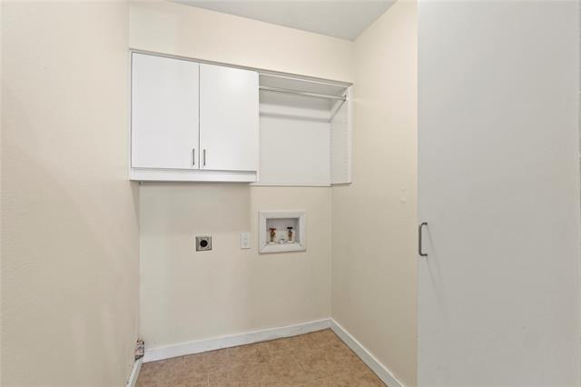 Building Photo - 6706 Kingsbury Dr