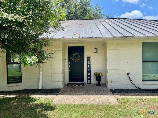 Building Photo - 1508 S Ridge Rd